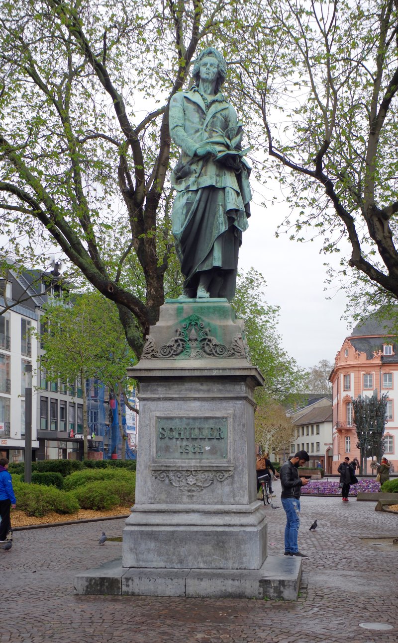Schillerplatz