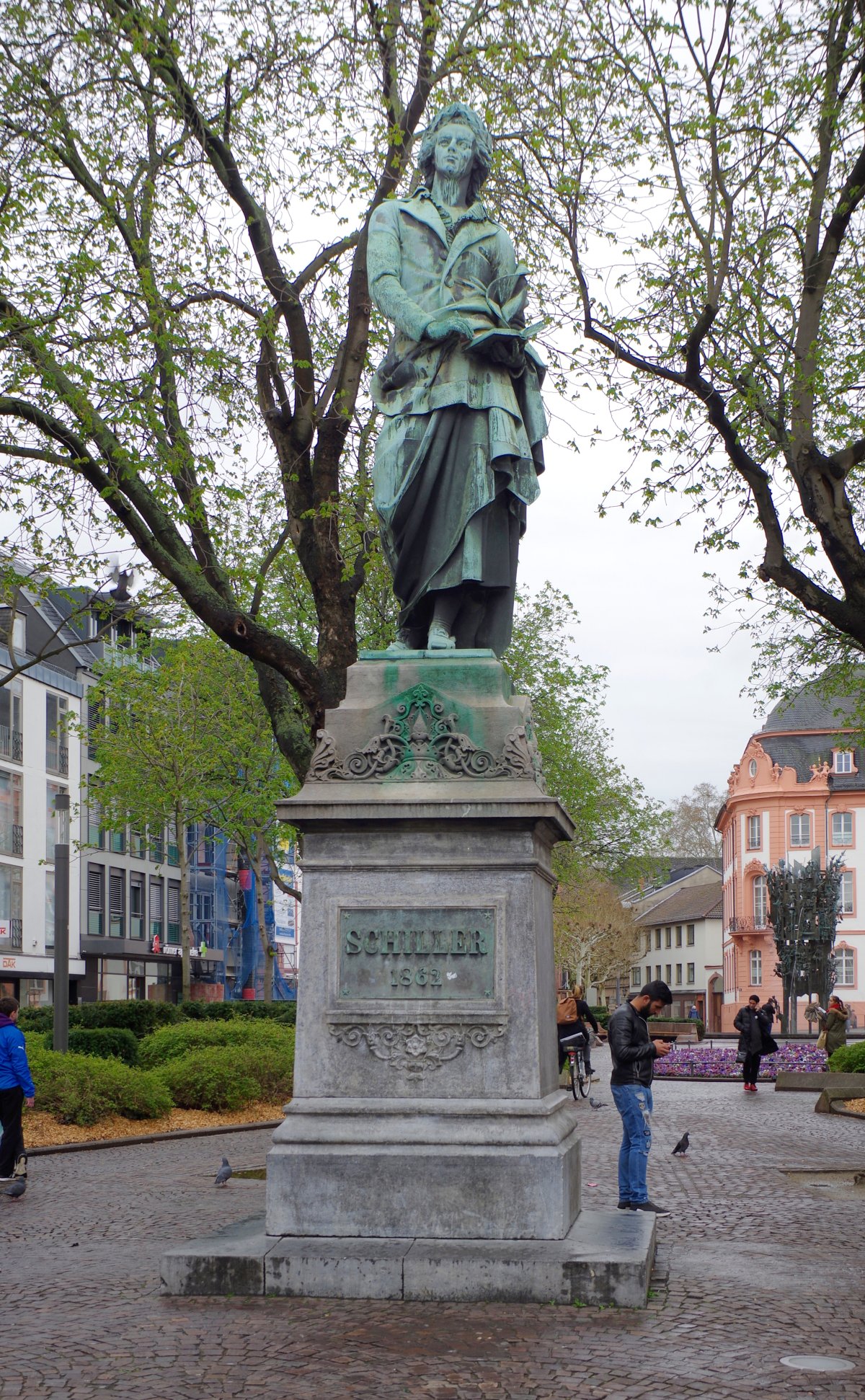 Schillerplatz