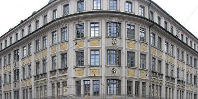 Arco-Palais