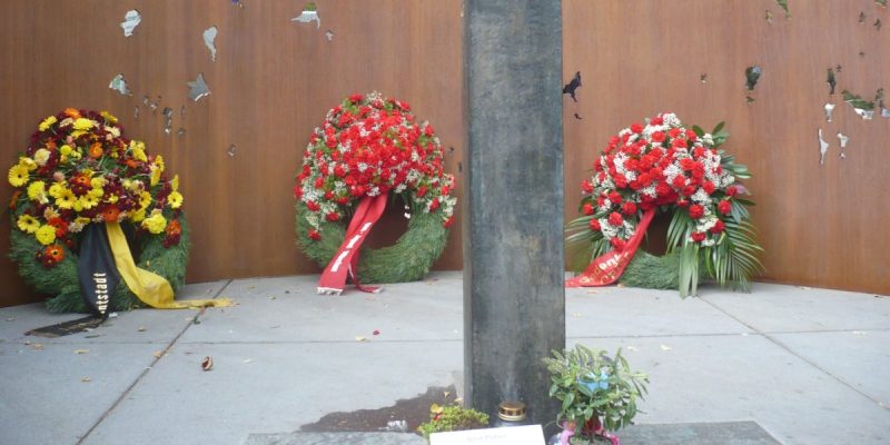 Denkmal an die Opfer des Attentats auf das Oktoberfest am 26. September 1980