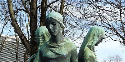 Die vier Frauengestalten (die Trauernden)