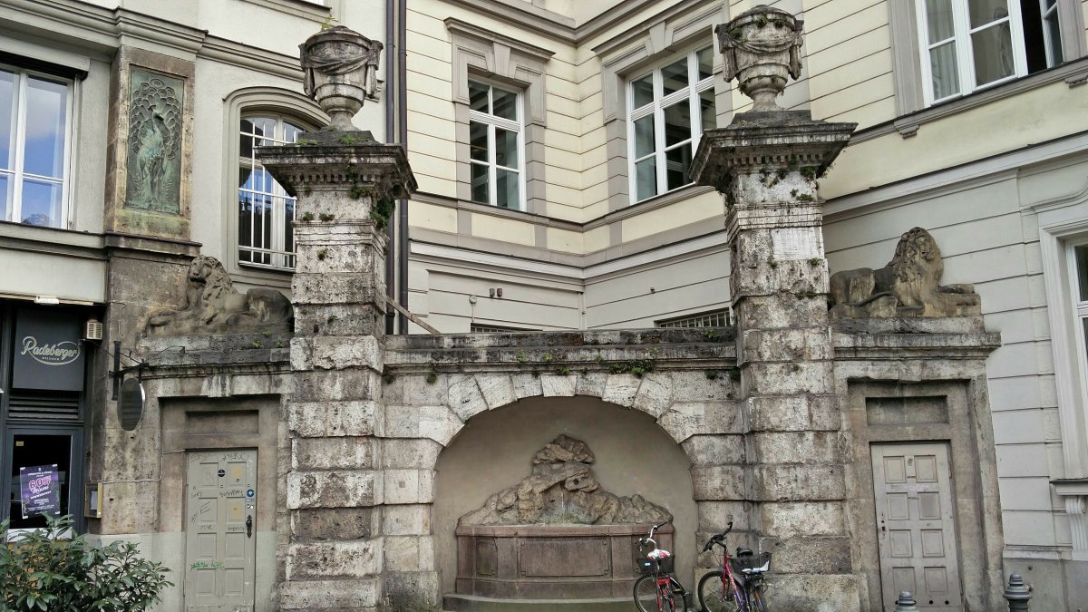 Grottenbrunnen