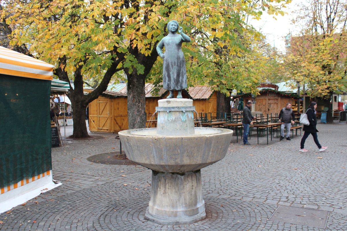 Liesl-Karlstadt-Brunnen