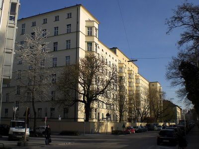 Öffentliche Gebäude in München — Verborgene Schätze