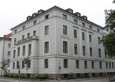Burgen & Schlösser in München — Spaziergang II