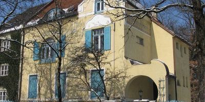 Parish-Kostümbibliothek