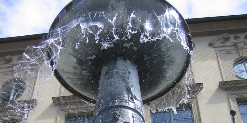 Richard-Strauss-Brunnen