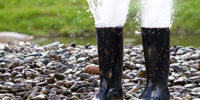 Stiefelbrunnen (Zwei Paar Stiefel)