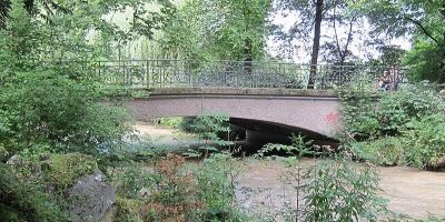 Wasserfallbrücke