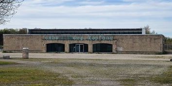 Zuschauertribühne am Flughafen München-Riem