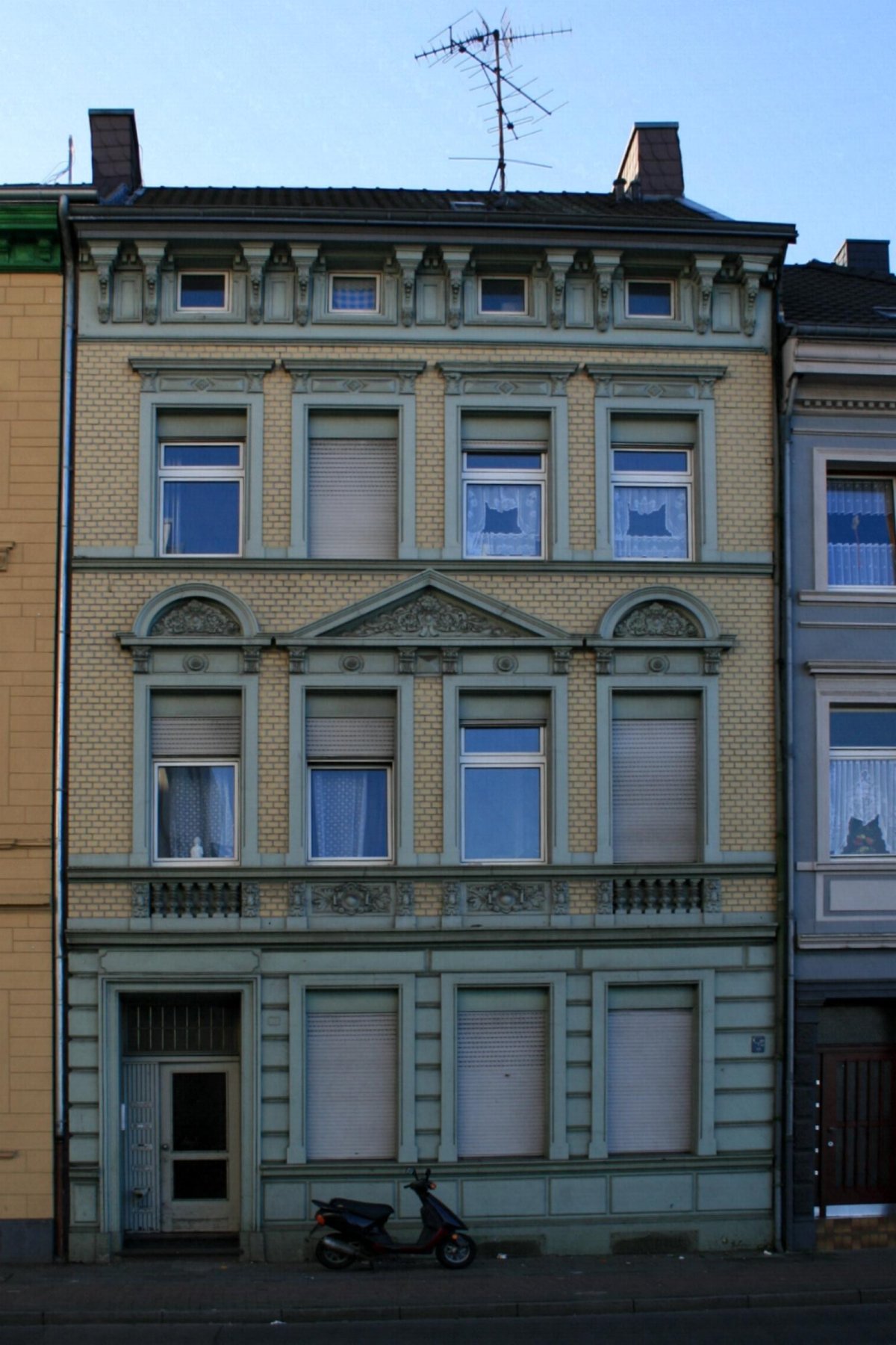 Gebäude C