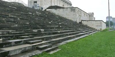Steintribüne