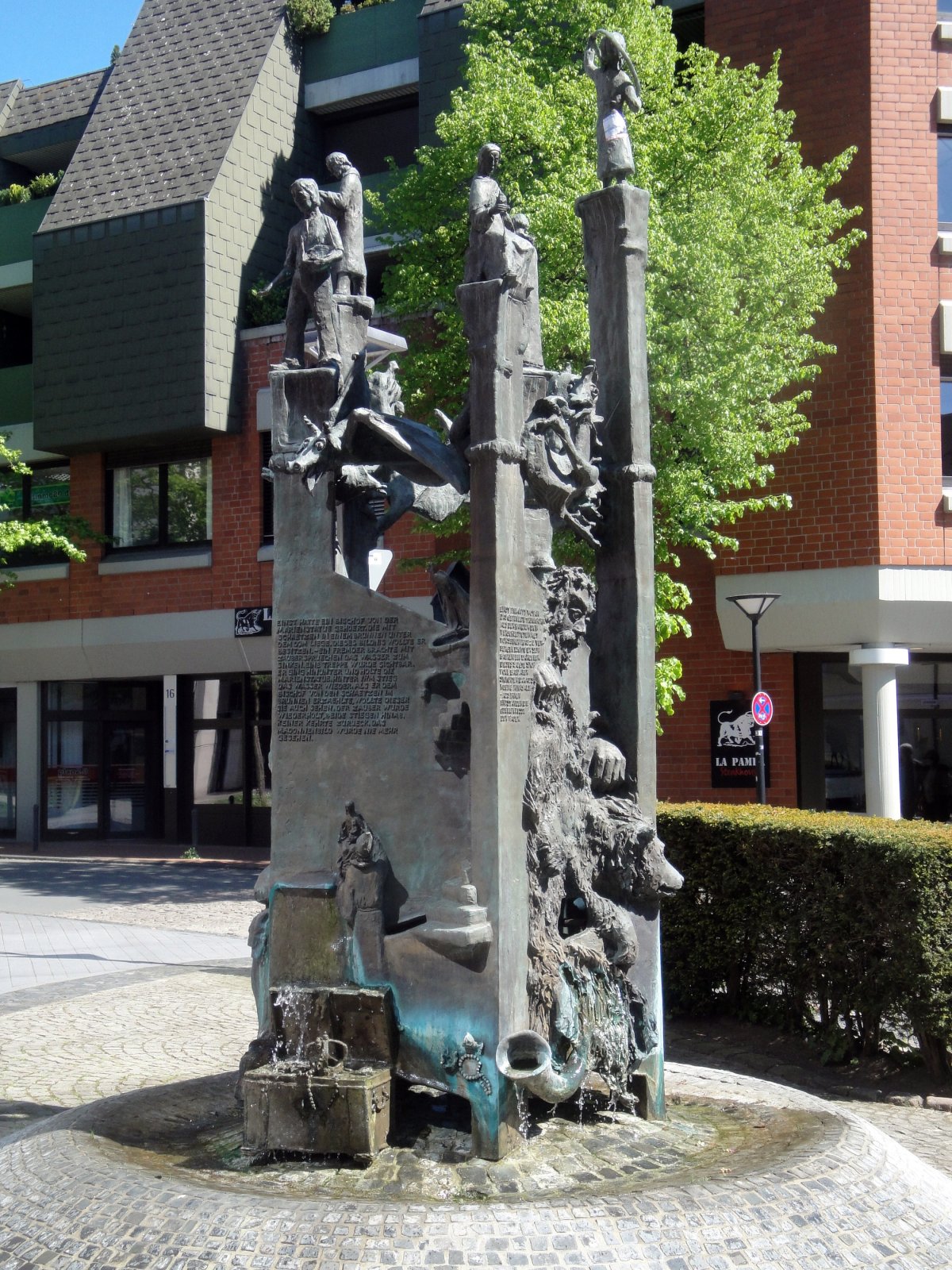 Sagenbrunnen