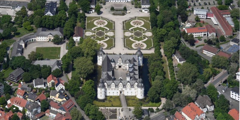 Schloss Neuhaus