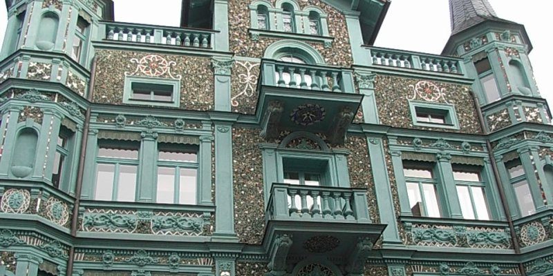 Broken Glass Villa