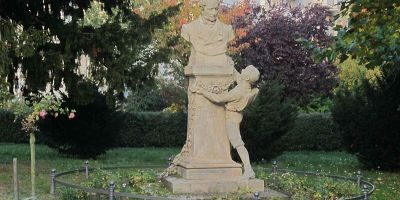 August-Eisenhart-Denkmal