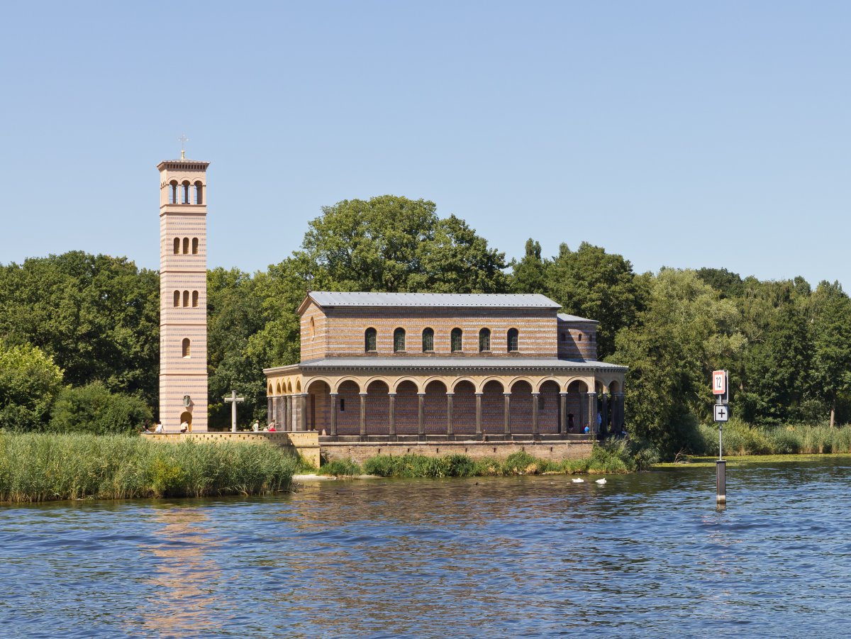 Heilandskirche am Port von Sacrow