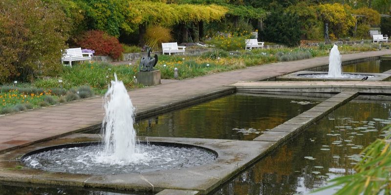 Springbrunnenanlage mit Teichen