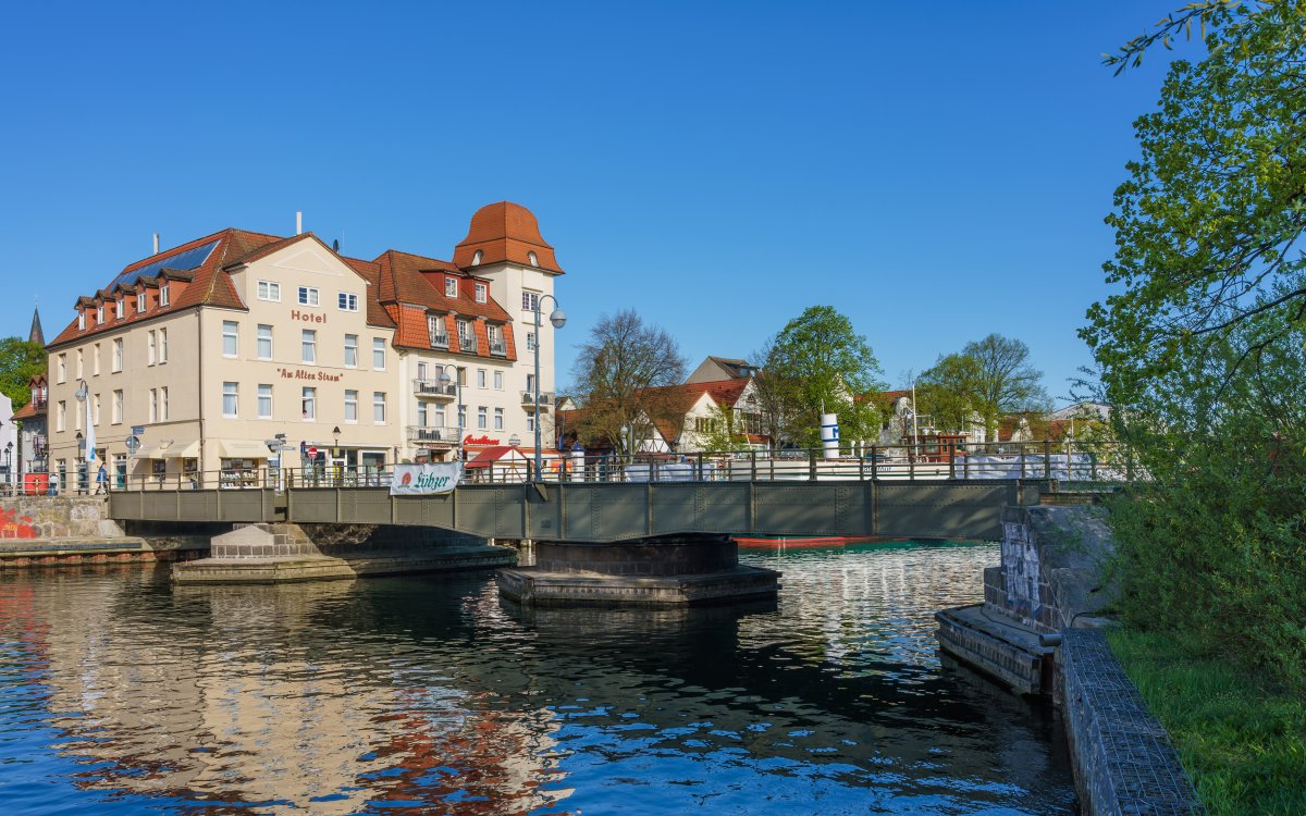 Bahnhofsbrücke
