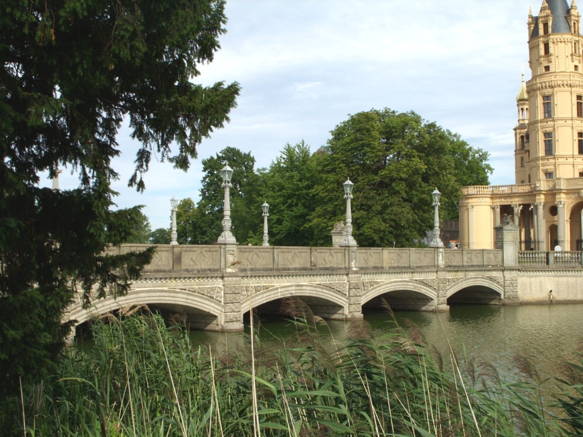 Schlossbrücke
