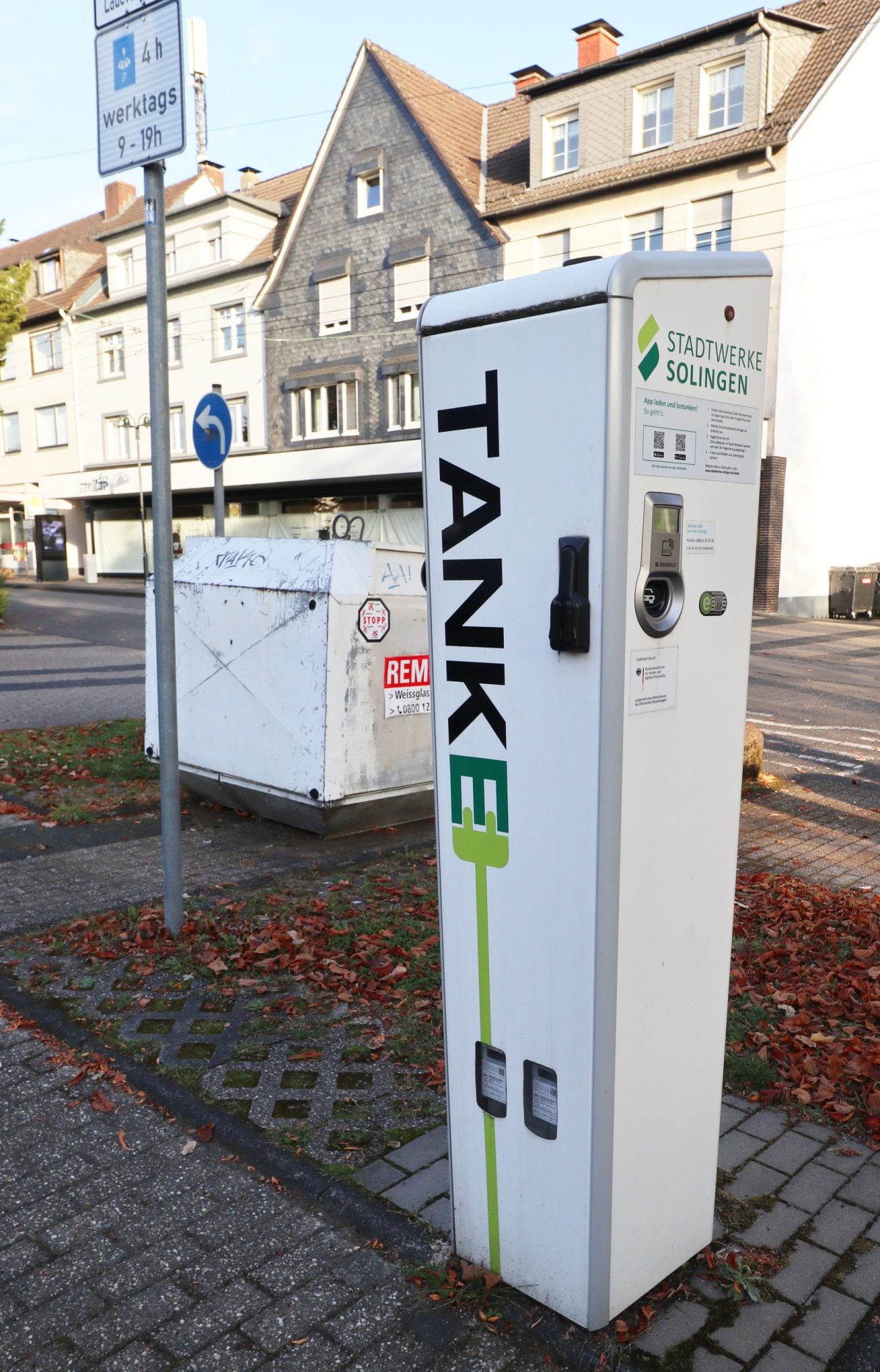 Peter-Höfer-Platz