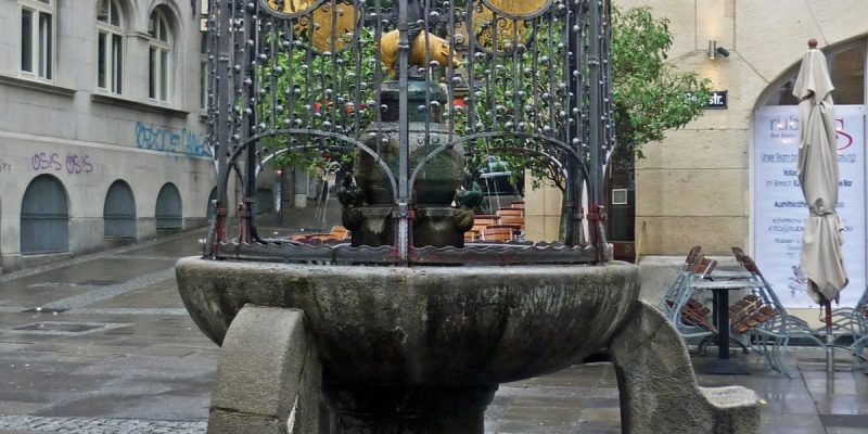 Hans-im-Glück-Brunnen