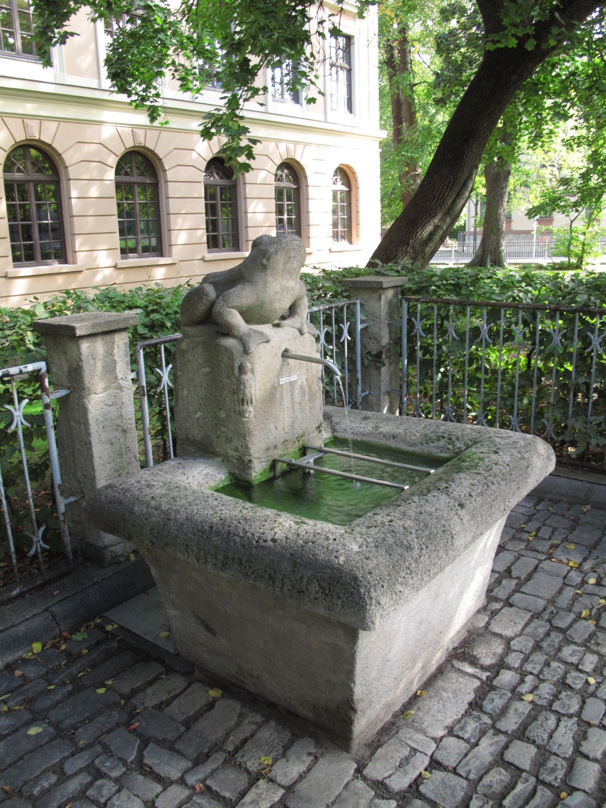 Froschbrunnen