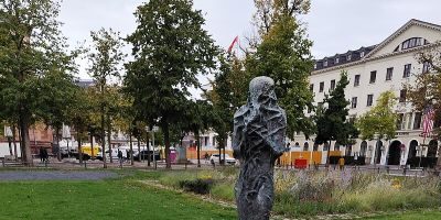 Figur mit Schatten