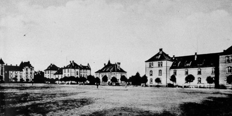 Halle am Platz der Deutschen Einheit