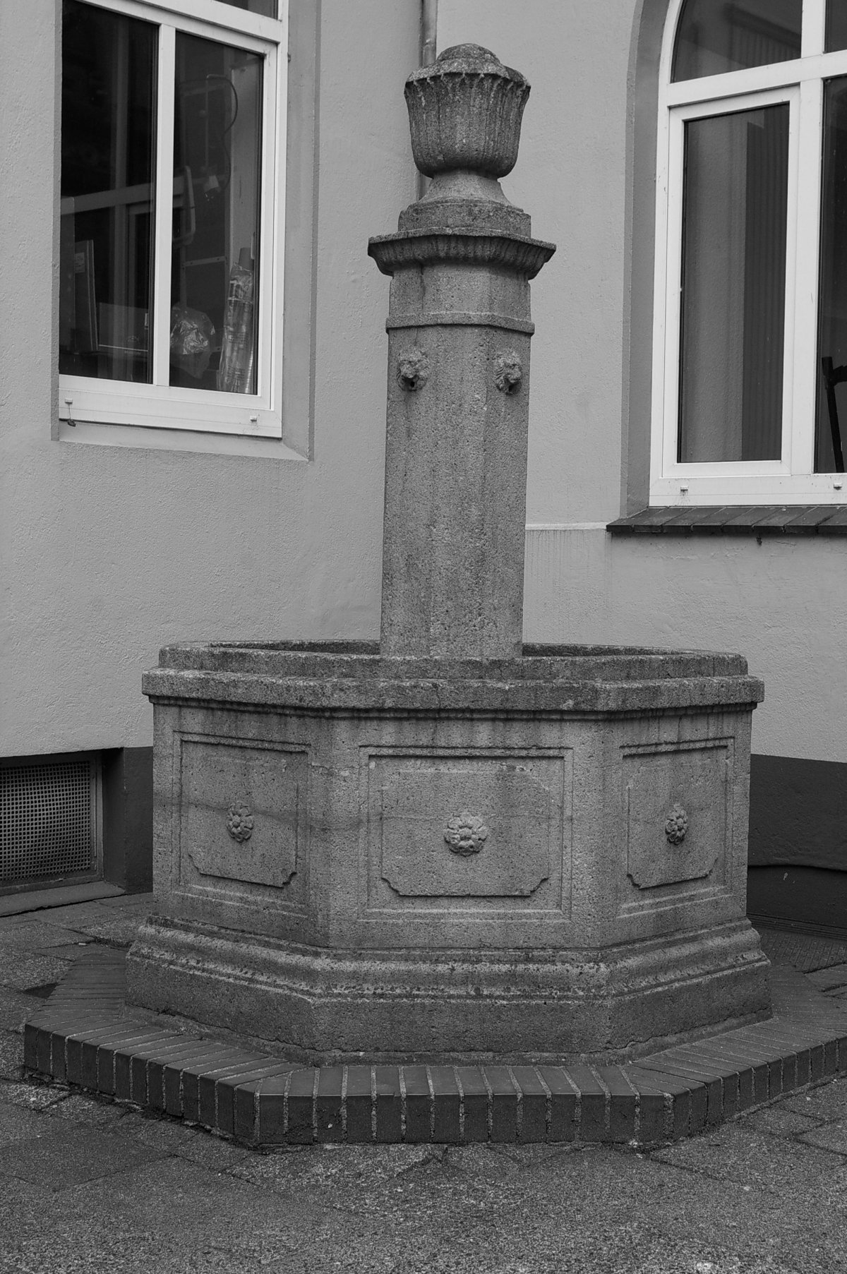 Sparkassenbrunnen
