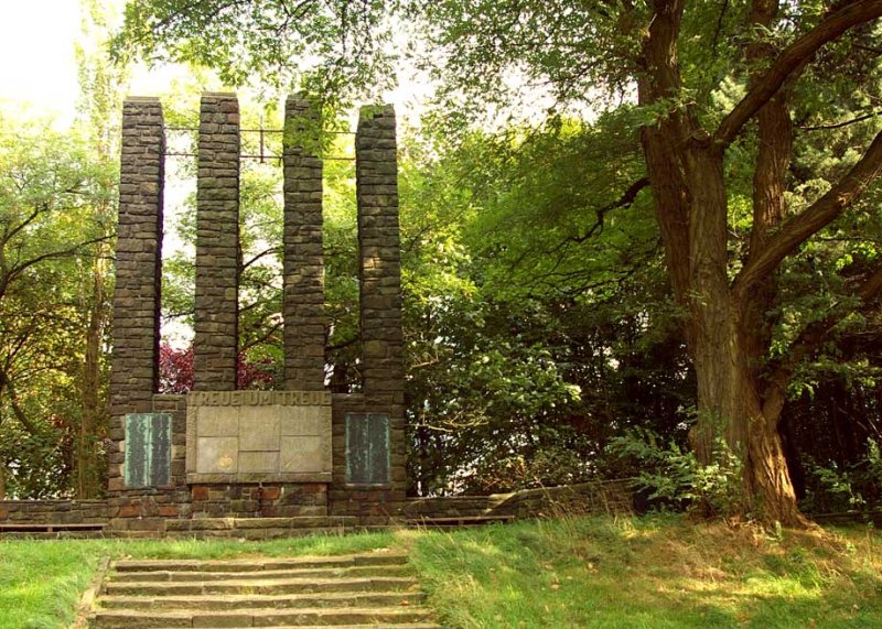 Ehrenmal Heven