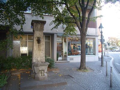 Brunnen am Johanniterplatz