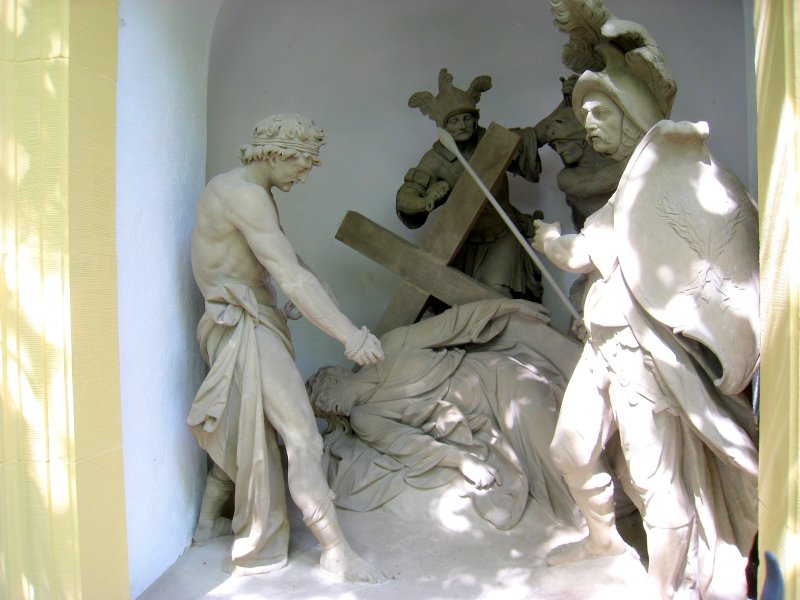 Jesus fällt zum ersten Mal unter dem Kreuze