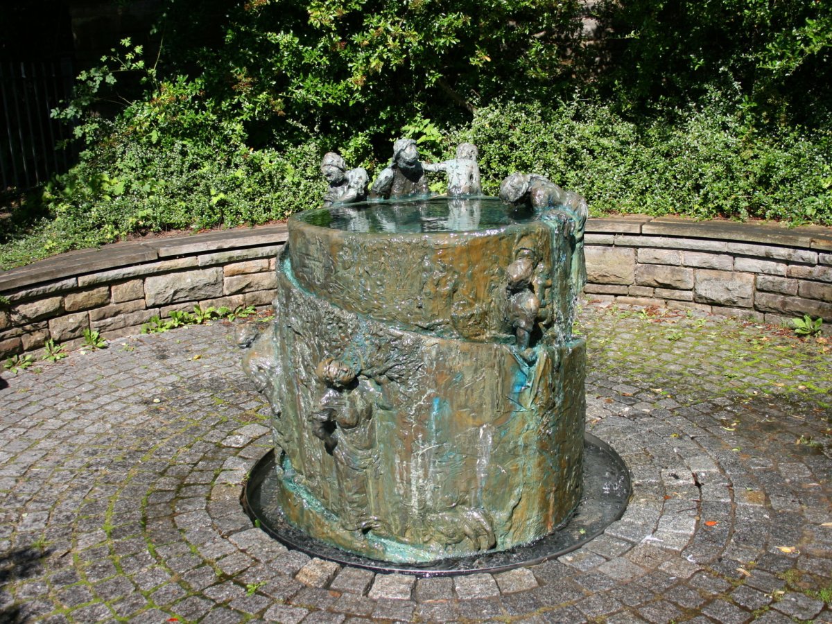 Brunnen am Langerfelder Markt